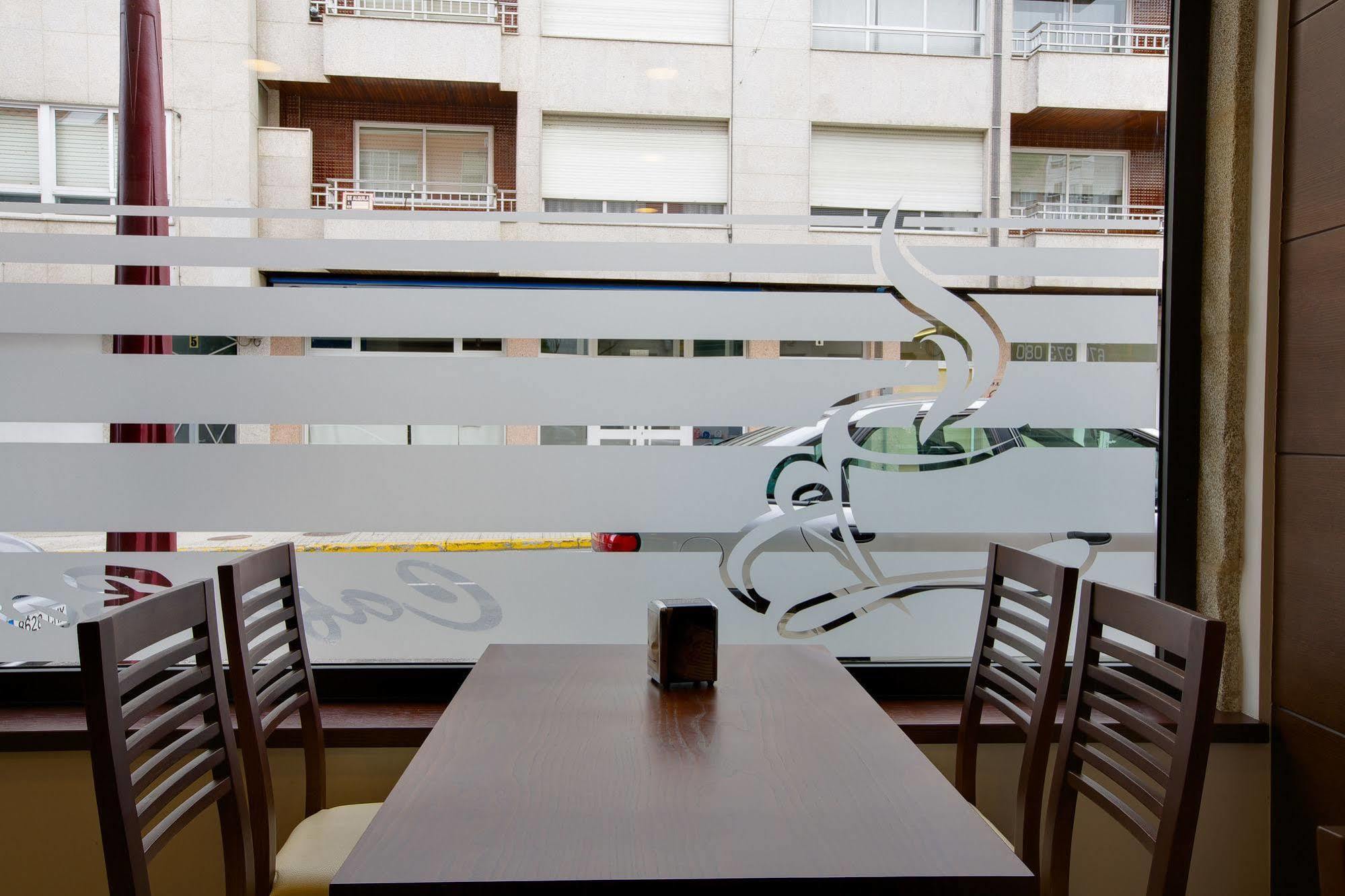 Pension Las Palmeras Lalín Exteriör bild