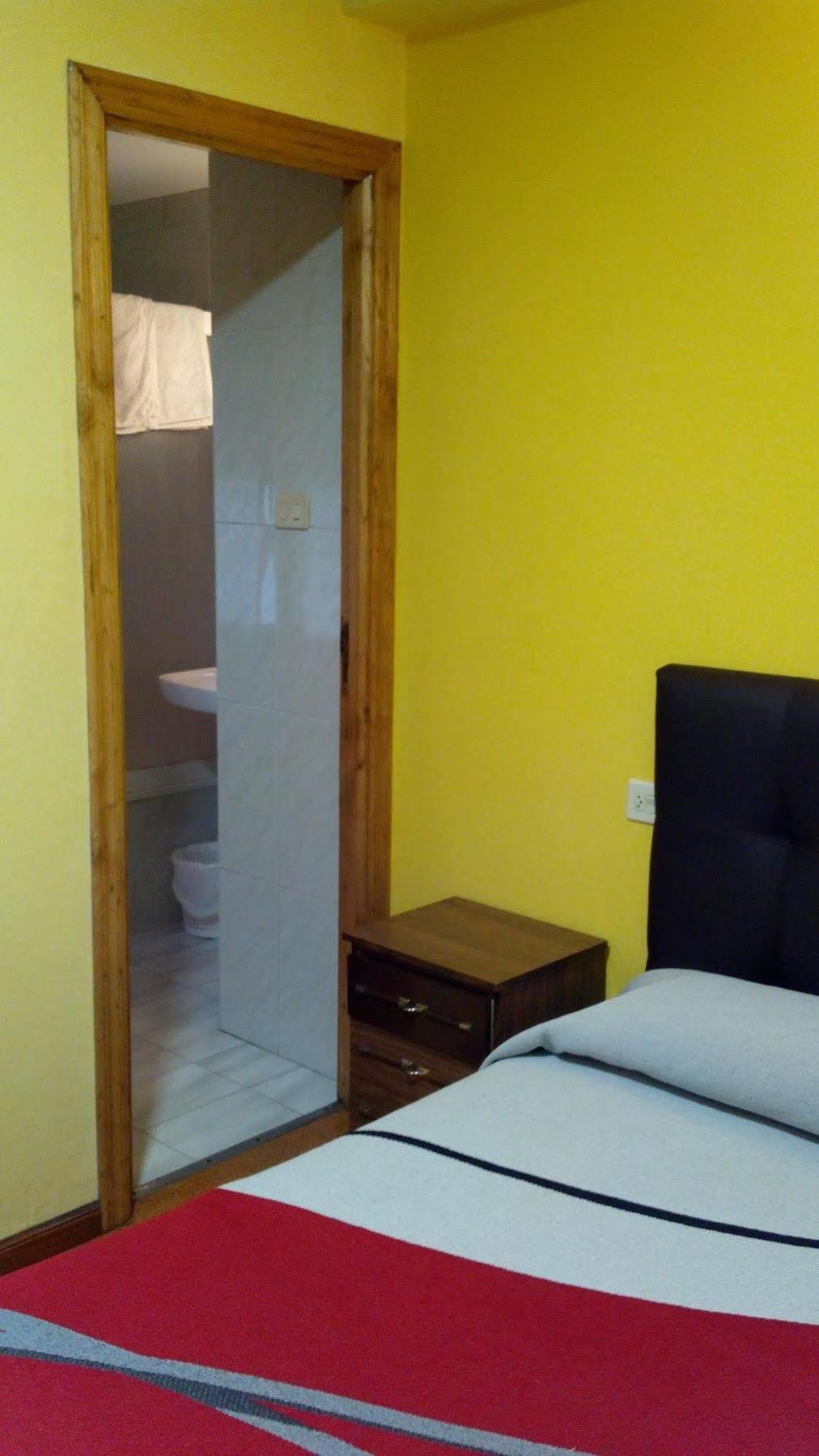 Pension Las Palmeras Lalín Exteriör bild